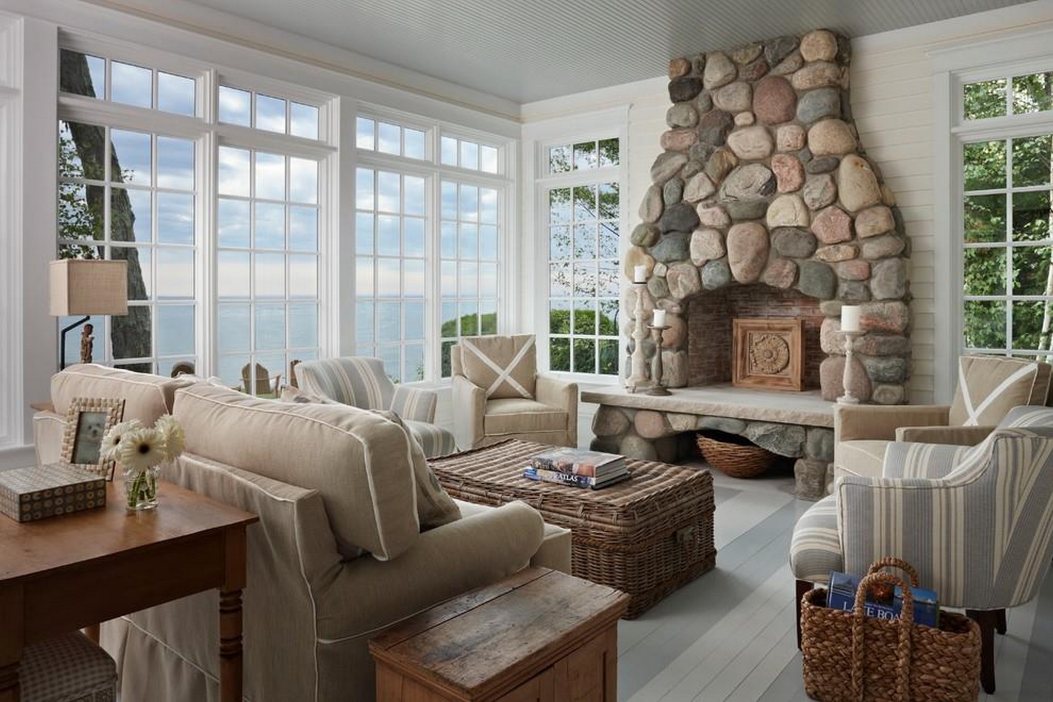 Amazing Beach Themed Living Room Decorating Ideas
