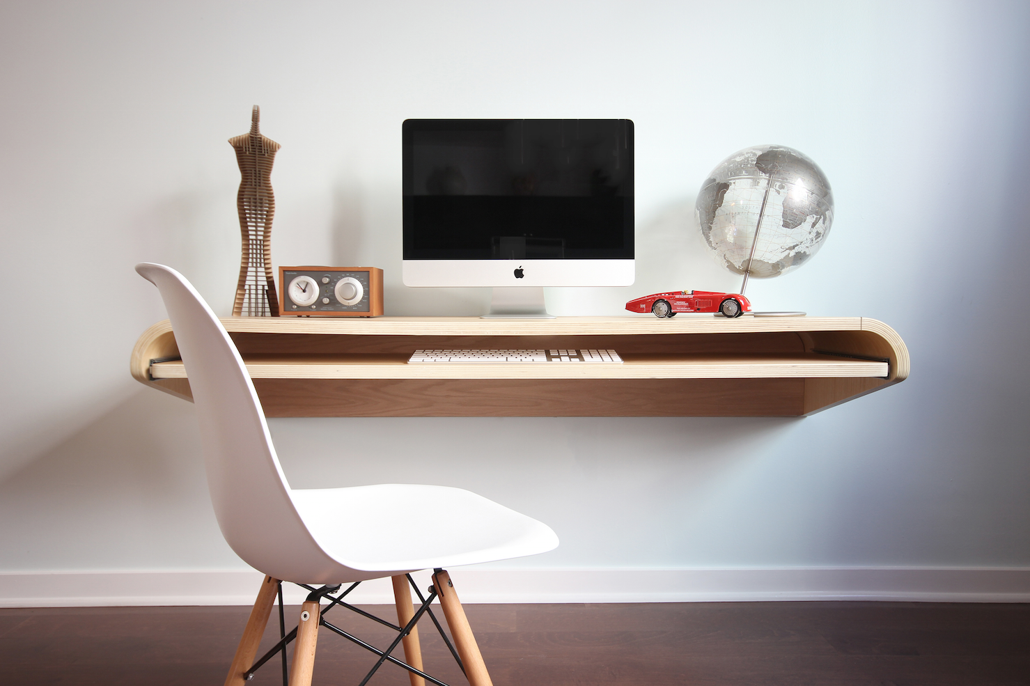 Minimal Wall Desk Large Rift Oak By Dario Antonioni